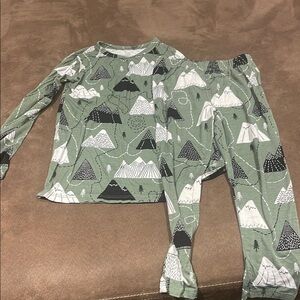 Kids Mountain Print Pajamas - Green